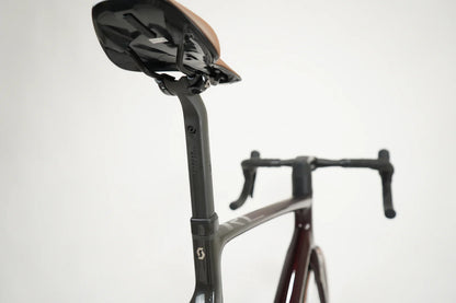 Outdoor oversized bicycle-– Lightweight Performance Bicycle, Like-New Condition for Tall Riders, Limited Stock
