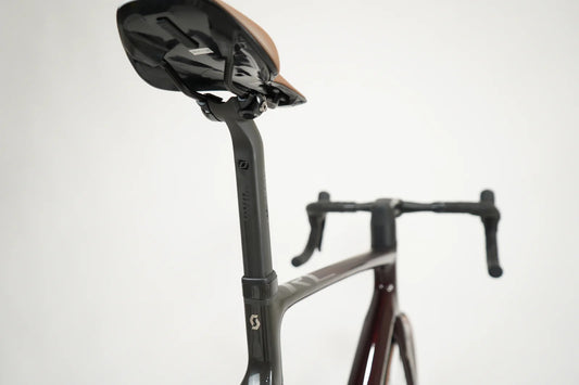 Outdoor oversized bicycle-– Lightweight Performance Bicycle, Like-New Condition for Tall Riders, Limited Stock